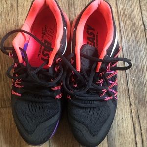Black and pink air max’s